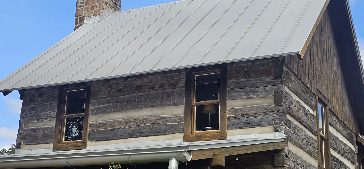Log home chinking work