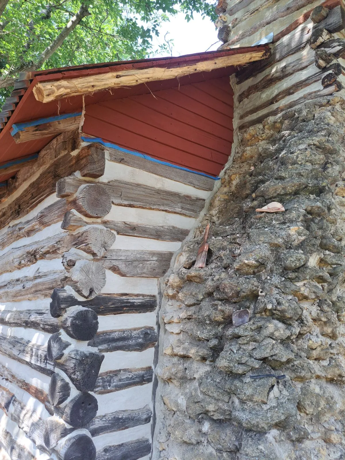 Log home chinking work