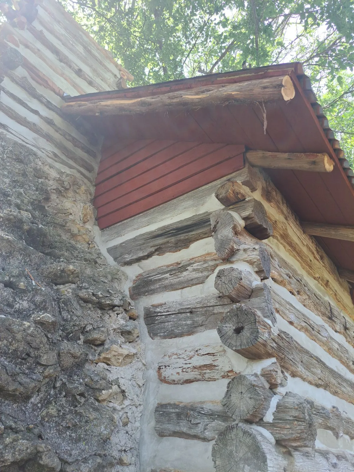 Log home chinking work